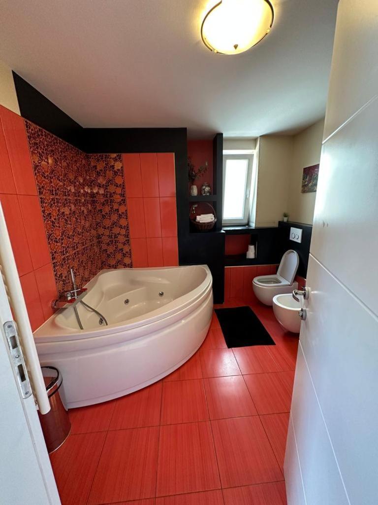 Jacuzzi Apartment - Center ザグレブ エクステリア 写真